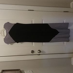 EUC Chico's dress size 0 (4/6). Color is black and white.